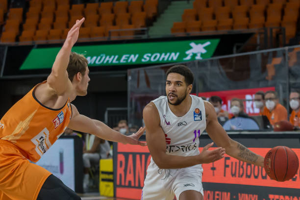 再次穿裆而 再次穿裆而