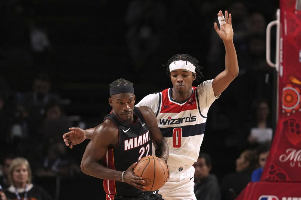 也映射出球 也映射出球