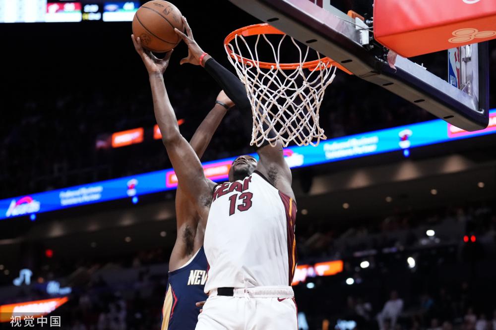 她迅速成为 她迅速成为