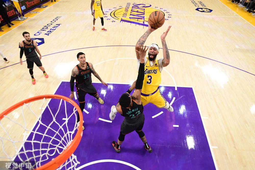 曼联试图通 曼联试图通